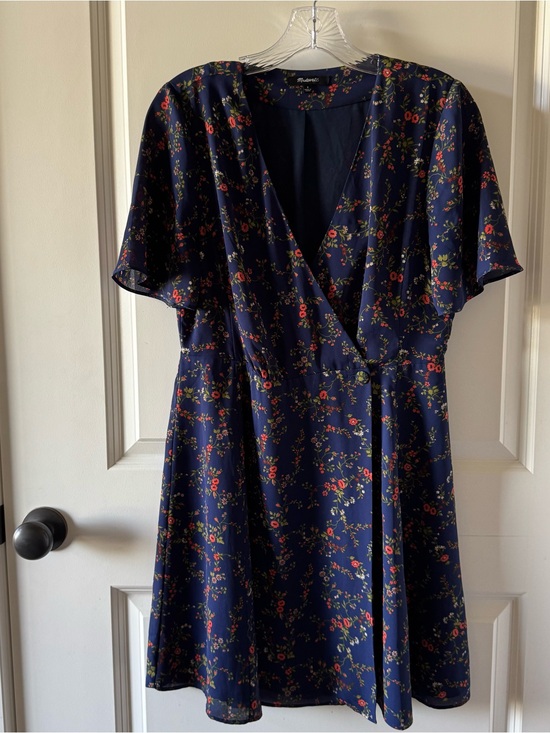 Madewell Dresses & Skirts - MADEWELL Amaranth Floral Wrap Dress